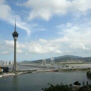 活在当下的穷二代