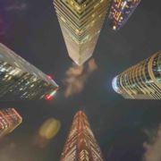 相信人但不相信你