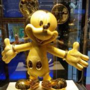 小手乱摸小嘴乱啃