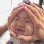 樱花淋湿巴黎铁塔