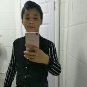 小伟灬哥哥