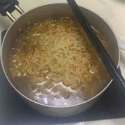 一碗泡面一场梦