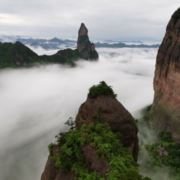 财神菩萨抱元宝